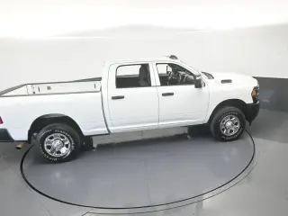 Ram 3500 2024 4x4 Tradesman 4p. Cabina de Tripulación 6.3 ft. SB SRW Camioneta