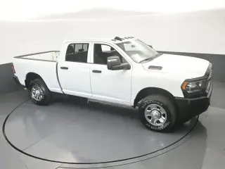 Ram 3500 2024 4x4 Tradesman 4p. Cabina de Tripulación 6.3 ft. SB SRW Camioneta