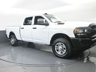 Ram 3500 2024 4x4 Tradesman 4p. Cabina de Tripulación 6.3 ft. SB SRW Camioneta
