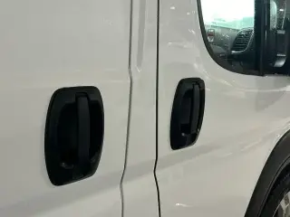Ram ProMaster 2025 Tradesman 1500 136 WB 3dr High Roof Cargo Van sin asiento para pasajeros