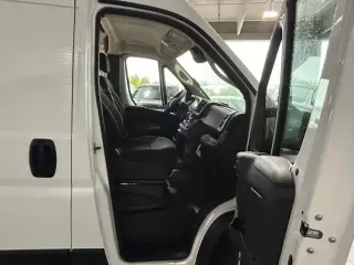 Ram ProMaster 2025 Tradesman 1500 136 WB 3dr High Roof Cargo Van sin asiento para pasajeros