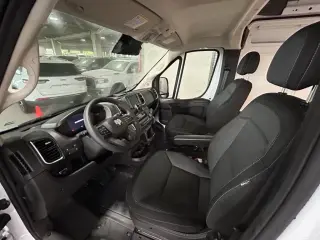 Ram ProMaster 2025 Tradesman 1500 136 WB 3dr High Roof Cargo Van sin asiento para pasajeros