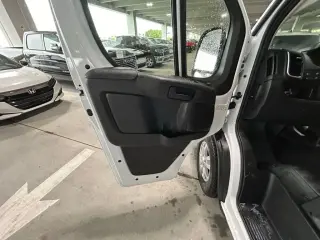Ram ProMaster 2025 Tradesman 1500 136 WB 3dr High Roof Cargo Van sin asiento para pasajeros