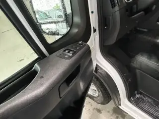 Ram ProMaster 2025 Tradesman 1500 136 WB 3dr High Roof Cargo Van sin asiento para pasajeros