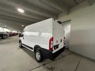 Ram ProMaster 2025 Tradesman 1500 136 WB 3dr High Roof Cargo Van sin asiento para pasajeros
