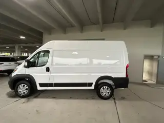 Ram ProMaster 2025 Tradesman 1500 136 WB 3dr High Roof Cargo Van sin asiento para pasajeros