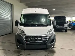 Ram ProMaster 2025 Tradesman 1500 136 WB 3dr High Roof Cargo Van sin asiento para pasajeros