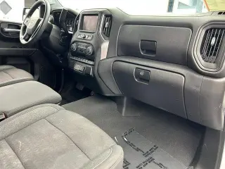 Chevrolet Silverado 1500 2024 4x2 Custom 4p Cabina de Tripulante 5.8 ft. SB
