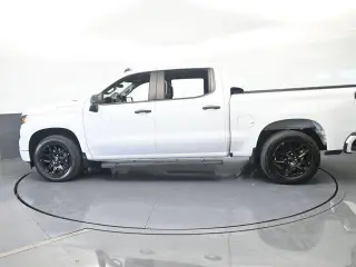 Chevrolet Silverado 1500 2024 4x2 Custom 4p Cabina de Tripulante 5.8 ft. SB