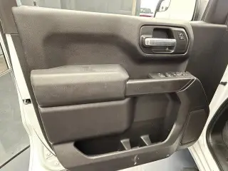 Chevrolet Silverado 1500 2024 4x2 Custom 4p Cabina de Tripulante 5.8 ft. SB
