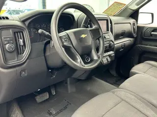 Chevrolet Silverado 1500 2024 4x2 Custom 4p Cabina de Tripulante 5.8 ft. SB