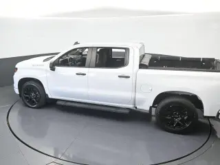 Chevrolet Silverado 1500 2024 4x2 Custom 4p Cabina de Tripulante 5.8 ft. SB