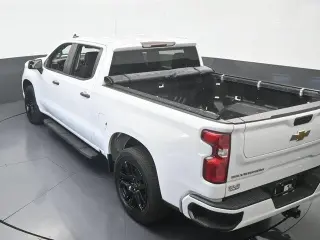 Chevrolet Silverado 1500 2024 4x2 Custom 4p Cabina de Tripulante 5.8 ft. SB
