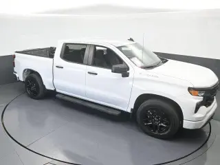 Chevrolet Silverado 1500 2024 4x2 Custom 4p Cabina de Tripulante 5.8 ft. SB