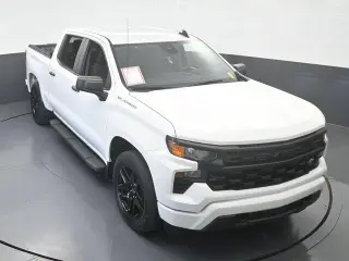 Chevrolet Silverado 1500 2024 4x2 Custom 4p Cabina de Tripulante 5.8 ft. SB