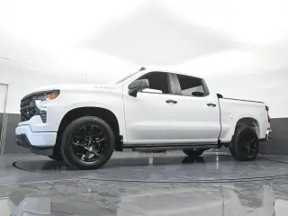 Chevrolet Silverado 1500 2024 4x2 Custom 4p Cabina de Tripulante 5.8 ft. SB