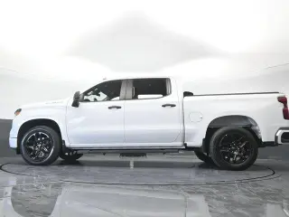 Chevrolet Silverado 1500 2024 4x2 Custom 4p Cabina de Tripulante 5.8 ft. SB