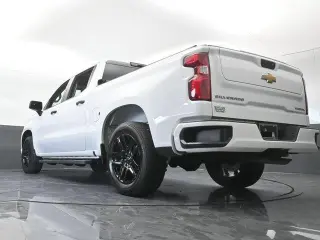 Chevrolet Silverado 1500 2024 4x2 Custom 4p Cabina de Tripulante 5.8 ft. SB