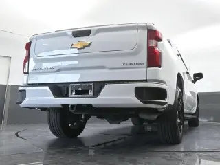 Chevrolet Silverado 1500 2024 4x2 Custom 4p Cabina de Tripulante 5.8 ft. SB