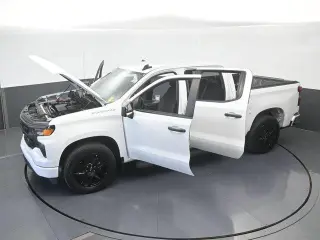 Chevrolet Silverado 1500 2024 4x2 Custom 4p Cabina de Tripulante 5.8 ft. SB