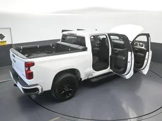 Chevrolet Silverado 1500 2024 4x2 Custom 4p Cabina de Tripulante 5.8 ft. SB