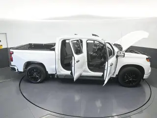 Chevrolet Silverado 1500 2024 4x2 Custom 4p Cabina de Tripulante 5.8 ft. SB