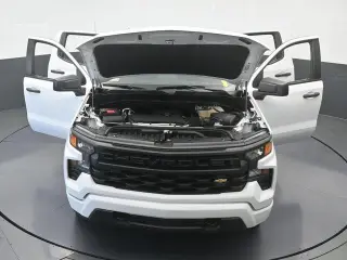 Chevrolet Silverado 1500 2024 4x2 Custom 4p Cabina de Tripulante 5.8 ft. SB
