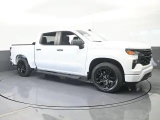 Chevrolet Silverado 1500 2024 4x2 Custom 4p Cabina de Tripulante 5.8 ft. SB