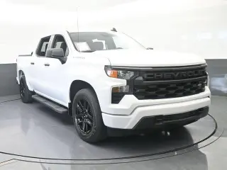 Chevrolet Silverado 1500 2024 4x2 Custom 4p Cabina de Tripulante 5.8 ft. SB