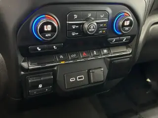 Chevrolet Silverado 1500 2020 4x2 RST 4p. Cabina Crew 5.8 pies. SB