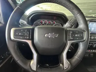 Chevrolet Silverado 1500 2020 4x2 RST 4p. Cabina Crew 5.8 pies. SB