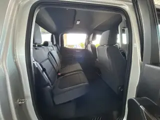 Chevrolet Silverado 1500 2020 4x2 RST 4p. Cabina Crew 5.8 pies. SB