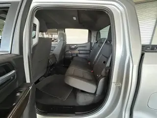 Chevrolet Silverado 1500 2020 4x2 RST 4p. Cabina Crew 5.8 pies. SB
