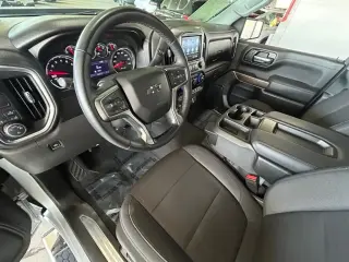Chevrolet Silverado 1500 2020 4x2 RST 4p. Cabina Crew 5.8 pies. SB