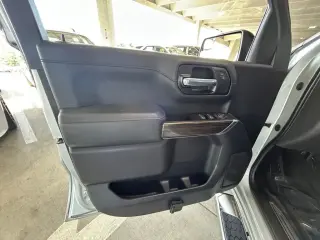 Chevrolet Silverado 1500 2020 4x2 RST 4p. Cabina Crew 5.8 pies. SB