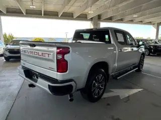 Chevrolet Silverado 1500 2020 4x2 RST 4p. Cabina Crew 5.8 pies. SB