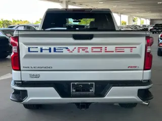 Chevrolet Silverado 1500 2020 4x2 RST 4p. Cabina Crew 5.8 pies. SB