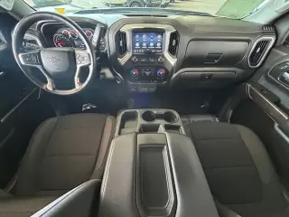 Chevrolet Silverado 1500 2020 4x2 RST 4p. Cabina Crew 5.8 pies. SB