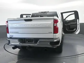 Chevrolet Silverado 1500 Limited 2022 4x2 LTZ 4p Cabina de Tripulante 5.8 pies de caja corta