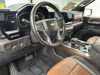 Chevrolet Silverado 1500 2023 4x4 High Country 4dr Crew Cab 5,8 ft. SB