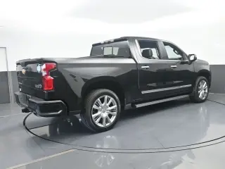 Chevrolet Silverado 1500 2023 4x4 High Country 4dr Crew Cab 5,8 ft. SB