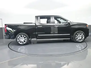 Chevrolet Silverado 1500 2023 4x4 High Country 4dr Crew Cab 5,8 ft. SB