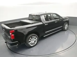 Chevrolet Silverado 1500 2023 4x4 High Country 4dr Crew Cab 5,8 ft. SB