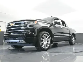 Chevrolet Silverado 1500 2023 4x4 High Country 4dr Crew Cab 5,8 ft. SB
