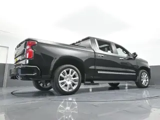 Chevrolet Silverado 1500 2023 4x4 High Country 4dr Crew Cab 5,8 ft. SB