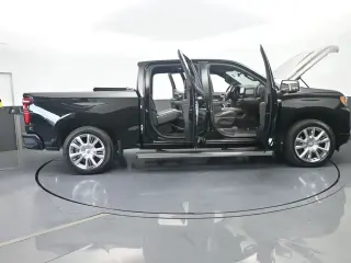 Chevrolet Silverado 1500 2023 4x4 High Country 4dr Crew Cab 5,8 ft. SB