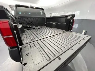 Toyota Tacoma 2024 4x2 SR5 4p Doble Cabina 5,0 pies CB