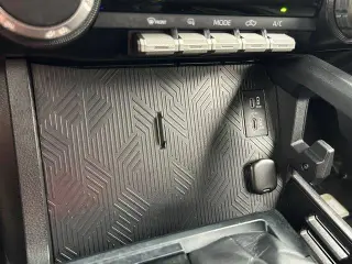 Toyota Tacoma 2024 4x2 SR5 4p Doble Cabina 5,0 pies CB