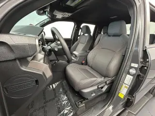 Toyota Tacoma 2024 4x2 SR5 4p Doble Cabina 5,0 pies CB
