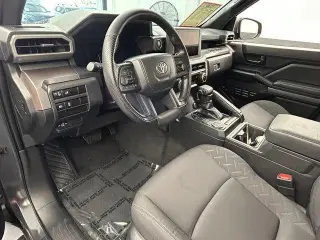 Toyota Tacoma 2024 4x2 SR5 4p Doble Cabina 5,0 pies CB